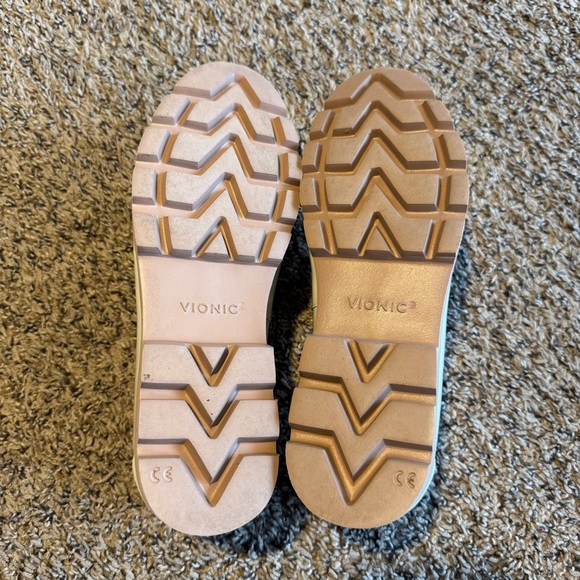 Vionic Kensley Slip On Loafer Cream Women’s 8.5 - Picture 9 of 10